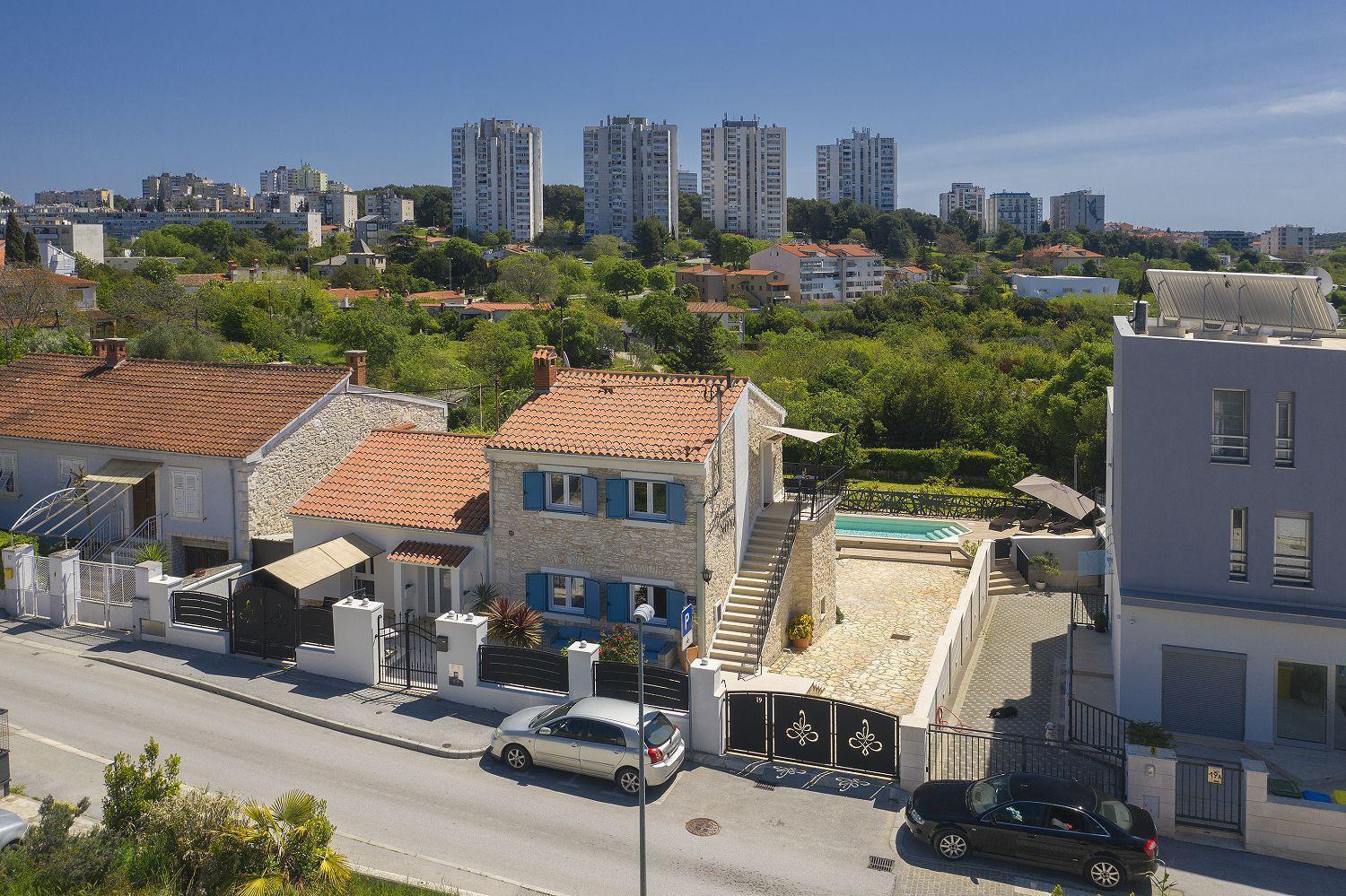 Nur 250 Meter Vom Strand Mit Salzwasserpool Pula Exterior photo